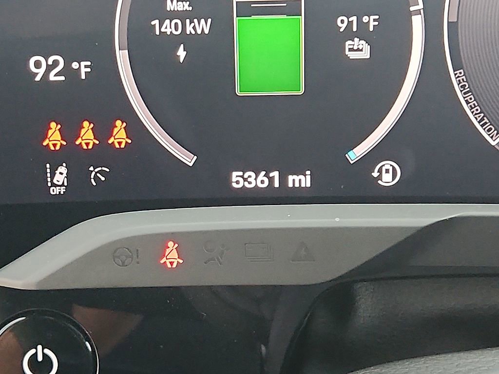 Certified 2025 Porsche Taycan image 18