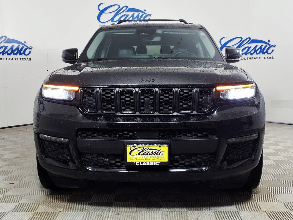 Used 2022 Jeep Grand Cherokee L Limited w/ Black Appearance Package RWD image 3