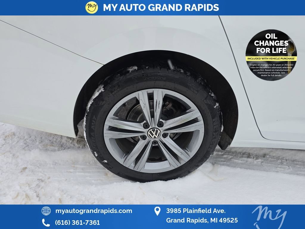 Used 2024 Volkswagen Jetta SE image 37