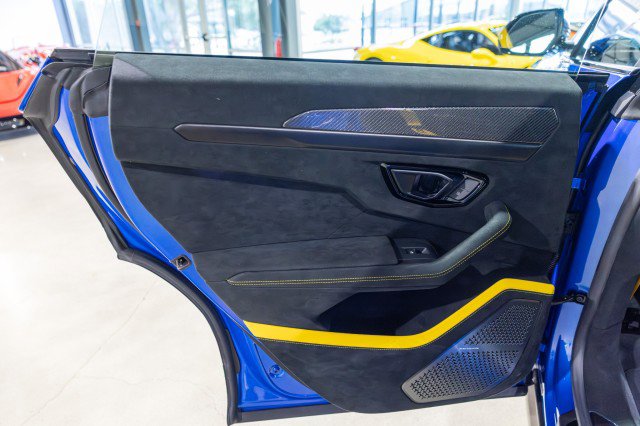 Used 2024 Lamborghini Urus Performante AWD/4WD image 30