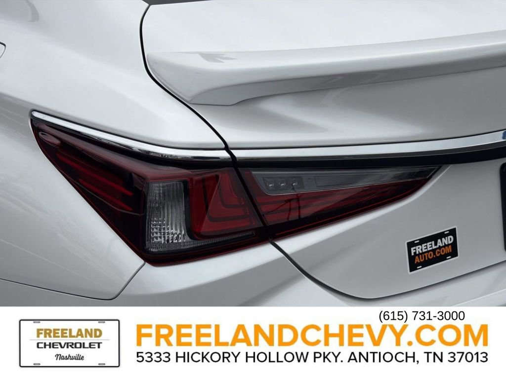 Used 2024 Lexus ES 300h Ultra Luxury image 12