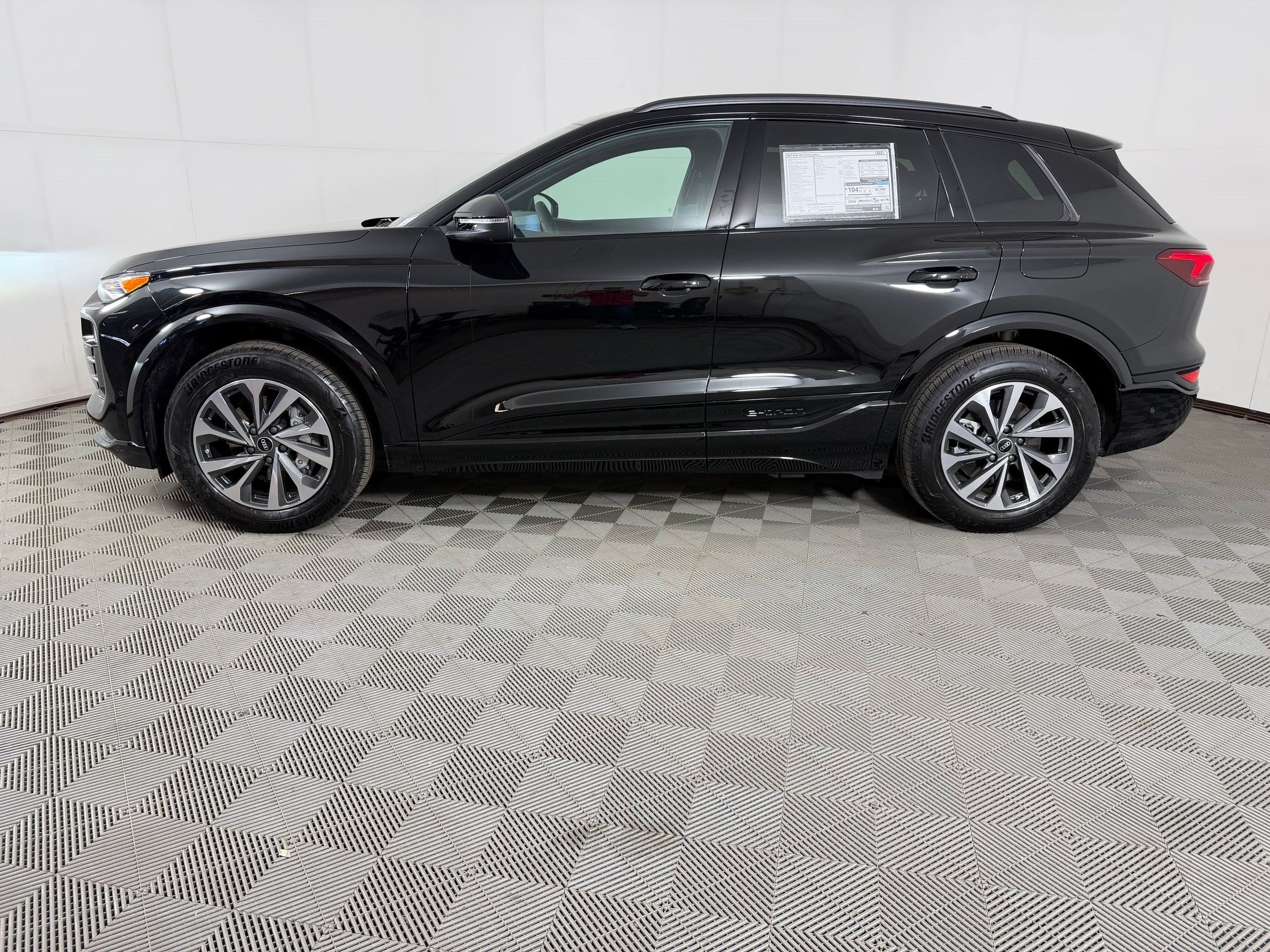 New 2027 Audi Q6 e-tron Premium AWD/4WD image 2