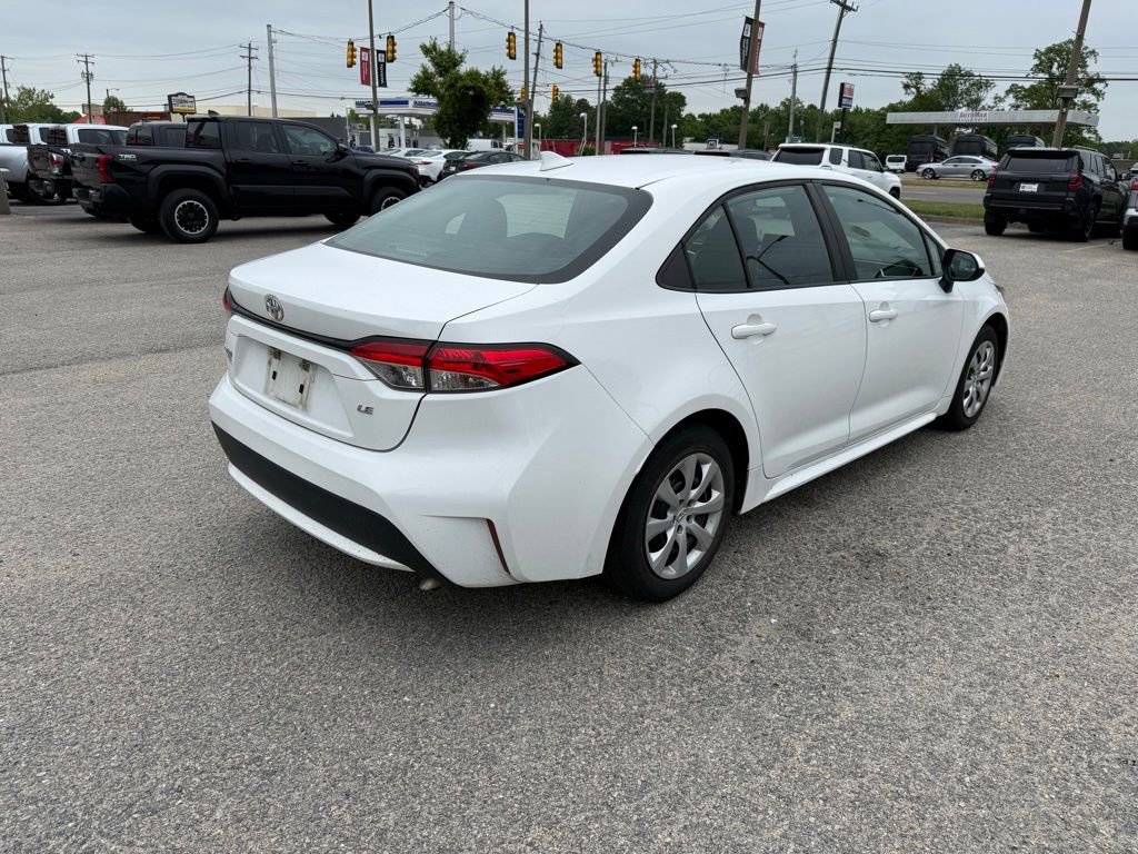 Certified 2022 Toyota Corolla LE FWD image 5
