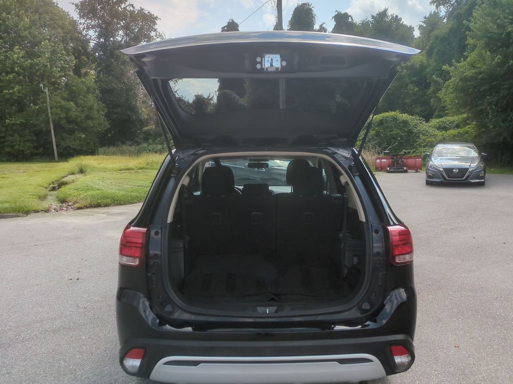 Used 2020 Mitsubishi Outlander ES FWD image 19