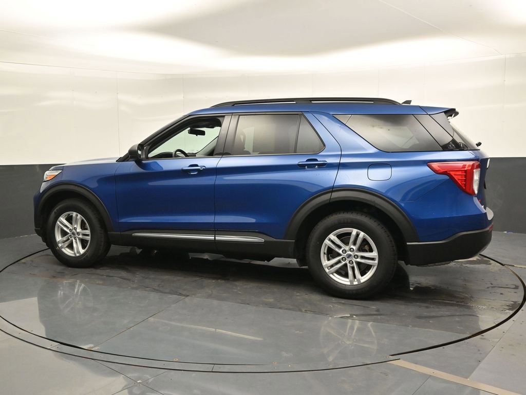 Used 2022 Ford Explorer XLT w/ Equipment Group 202A image 9