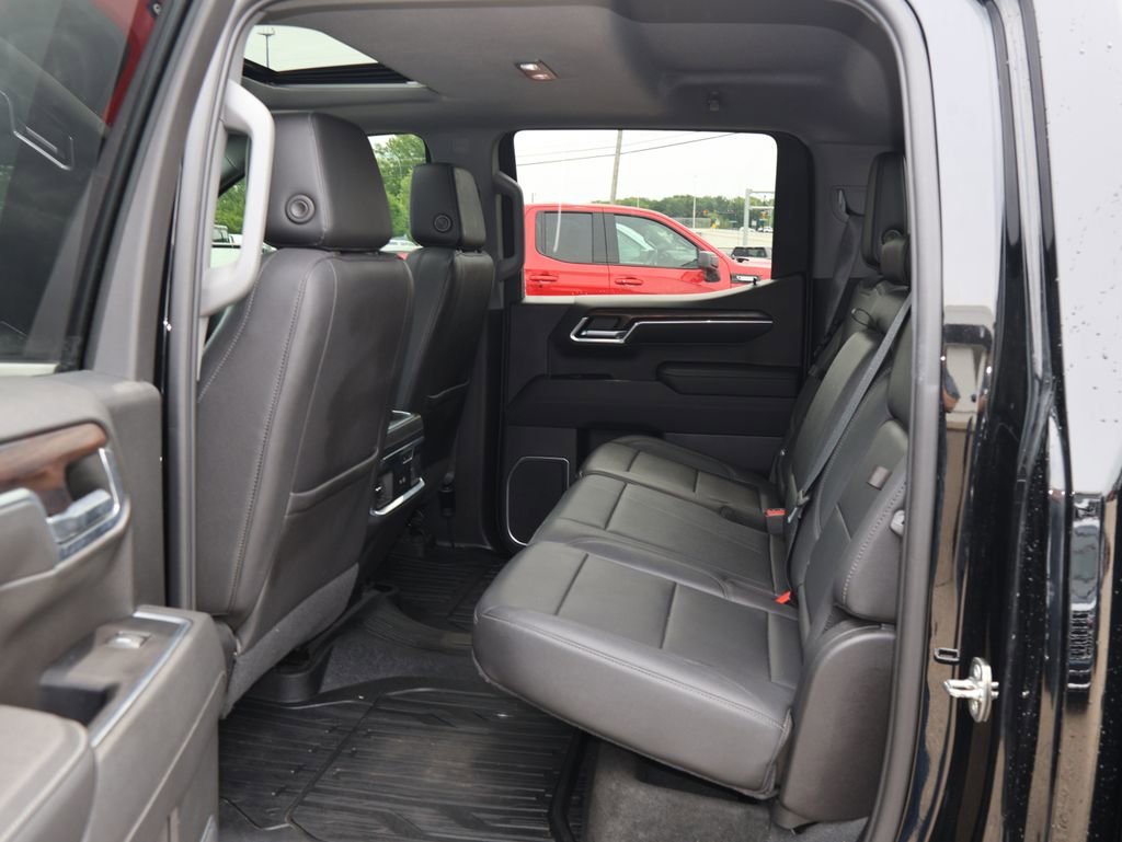 Used 2022 GMC Sierra 1500 SLT w/ SLT Premium Plus Package AWD/4WD image 14