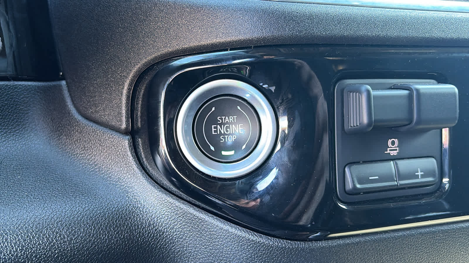 Certified 2023 Chevrolet Silverado 1500 RST w/ Convenience Package II image 16