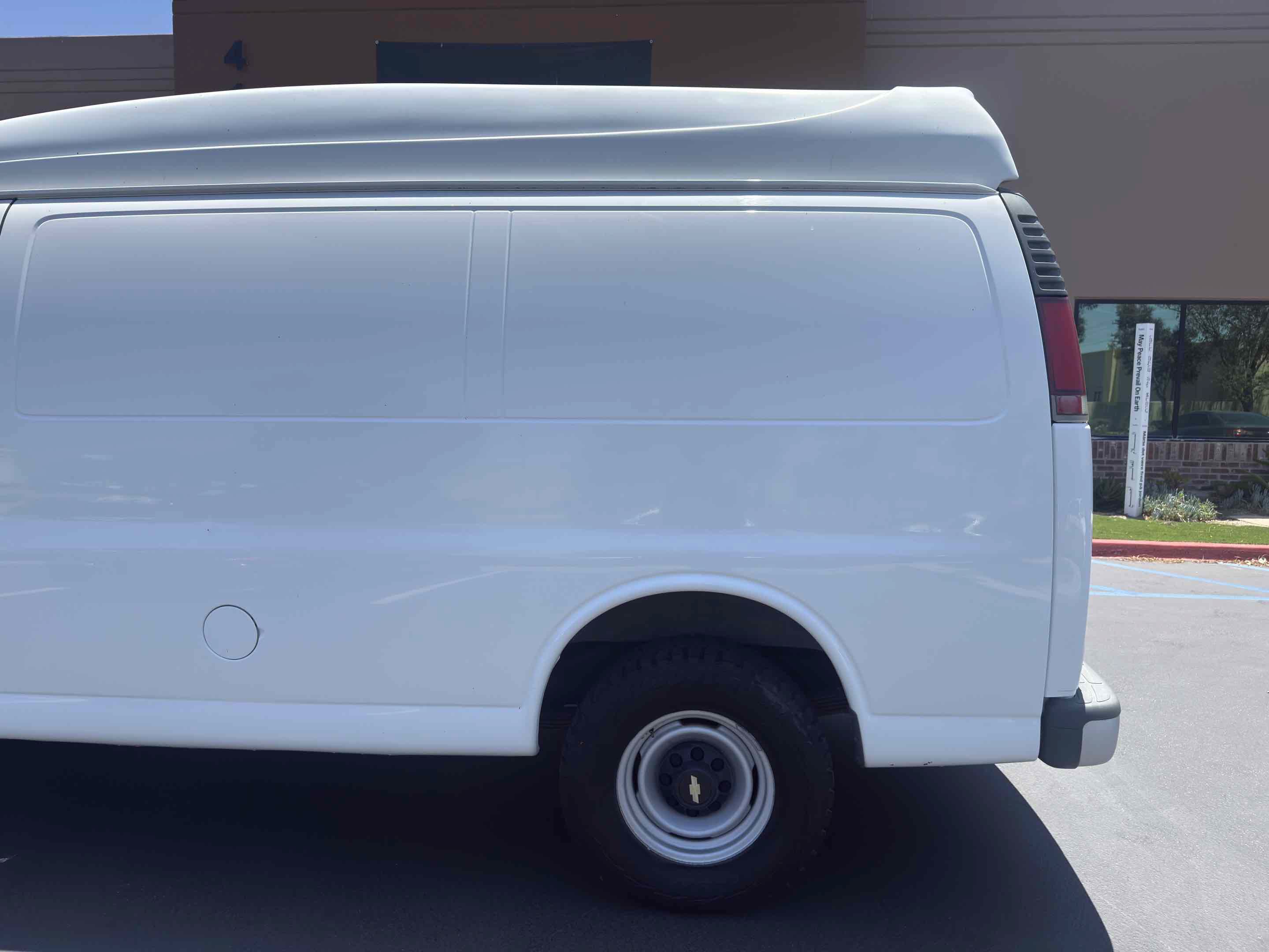 Used 2001 Chevrolet Express 3500 w/ Convenience Pkg 1 RWD image 14