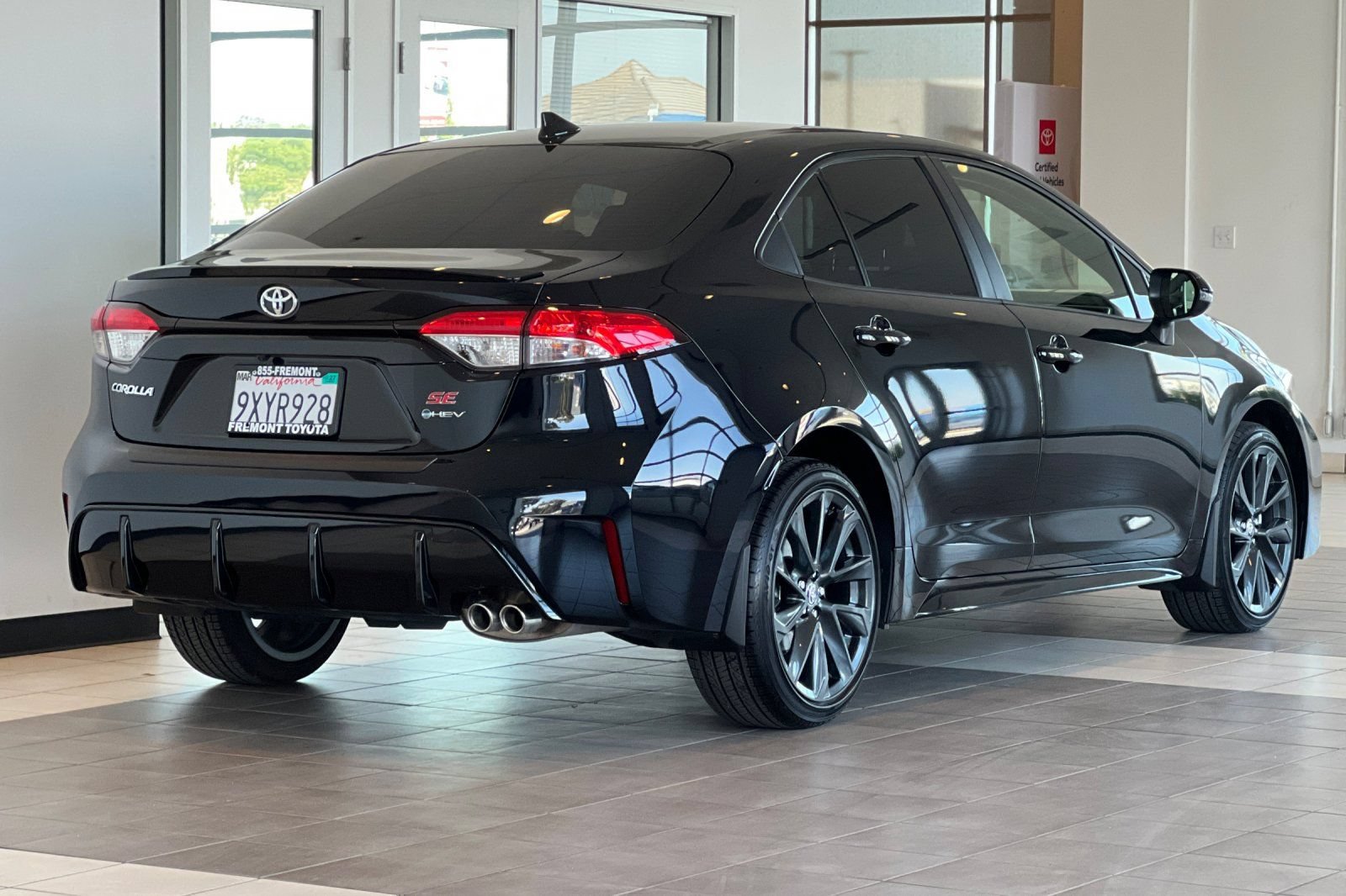 Certified 2026 Toyota Corolla SE w/ SE Premium Package FWD image 4