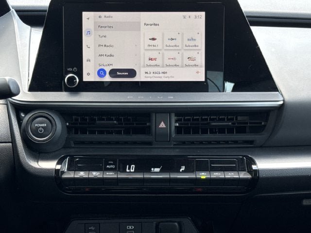 Used 2025 Toyota Prius LE FWD image 16