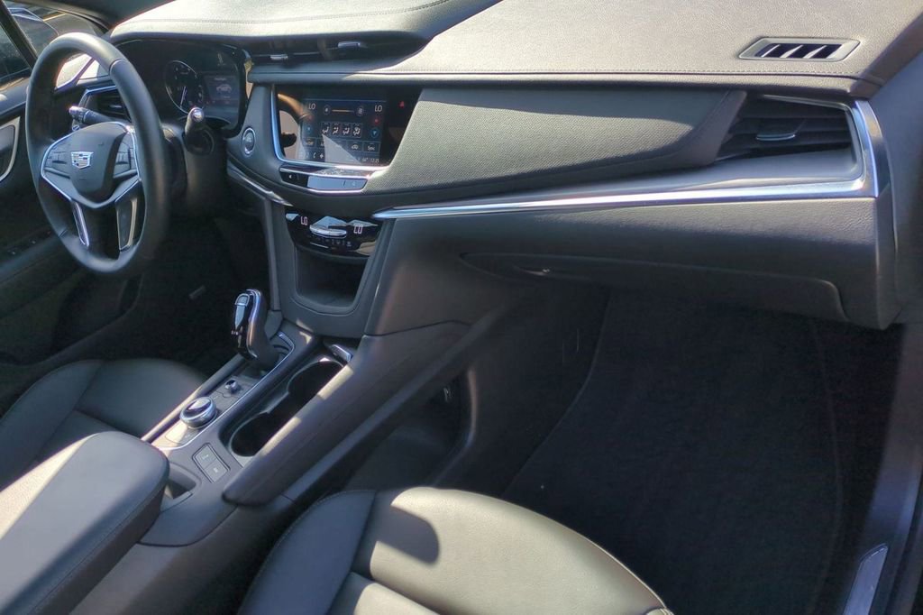 Used 2025 Cadillac XT5 Luxury image 17