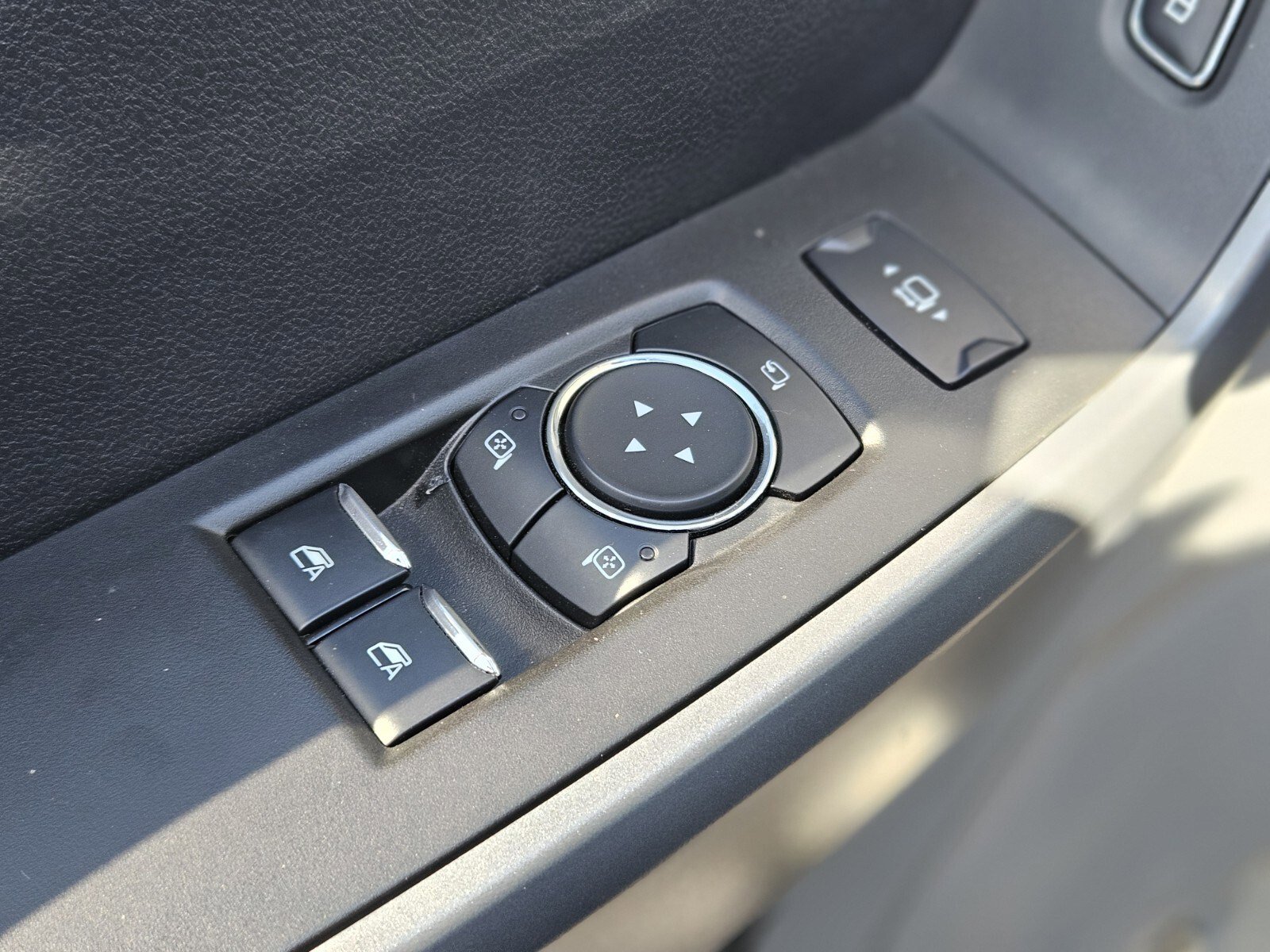 Used 2024 Ford F350 XLT w/ FX4 Off-Road Package image 13