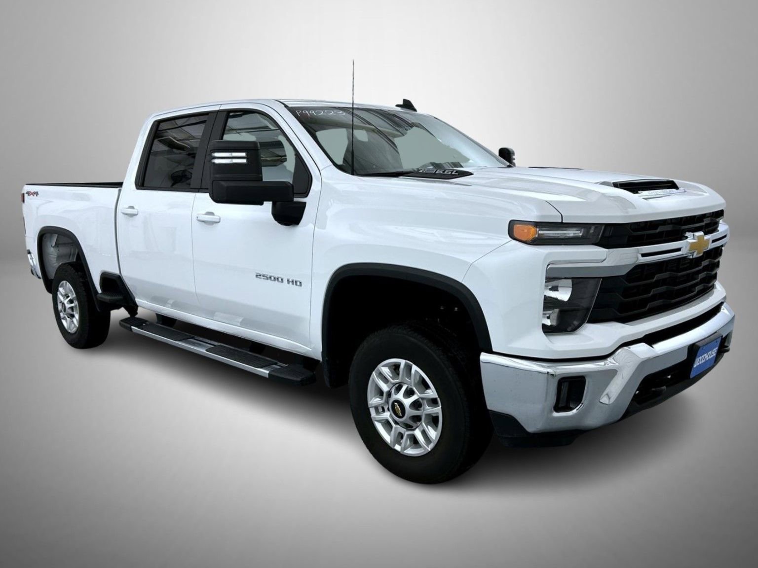 Used 2025 Chevrolet Silverado 2500 LT w/ Convenience Package image 3