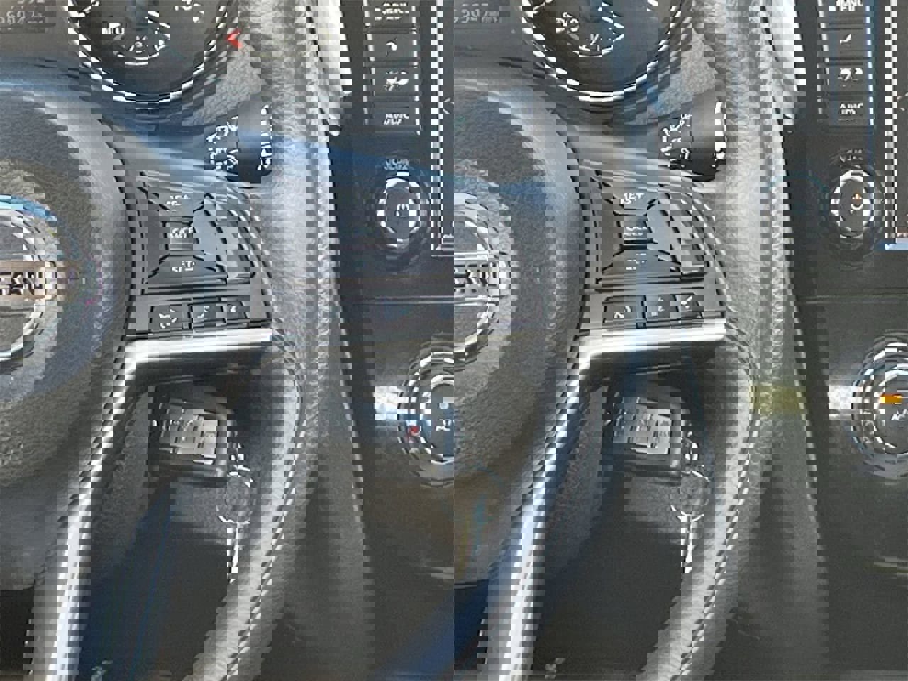 Used 2020 Nissan Rogue S image 23