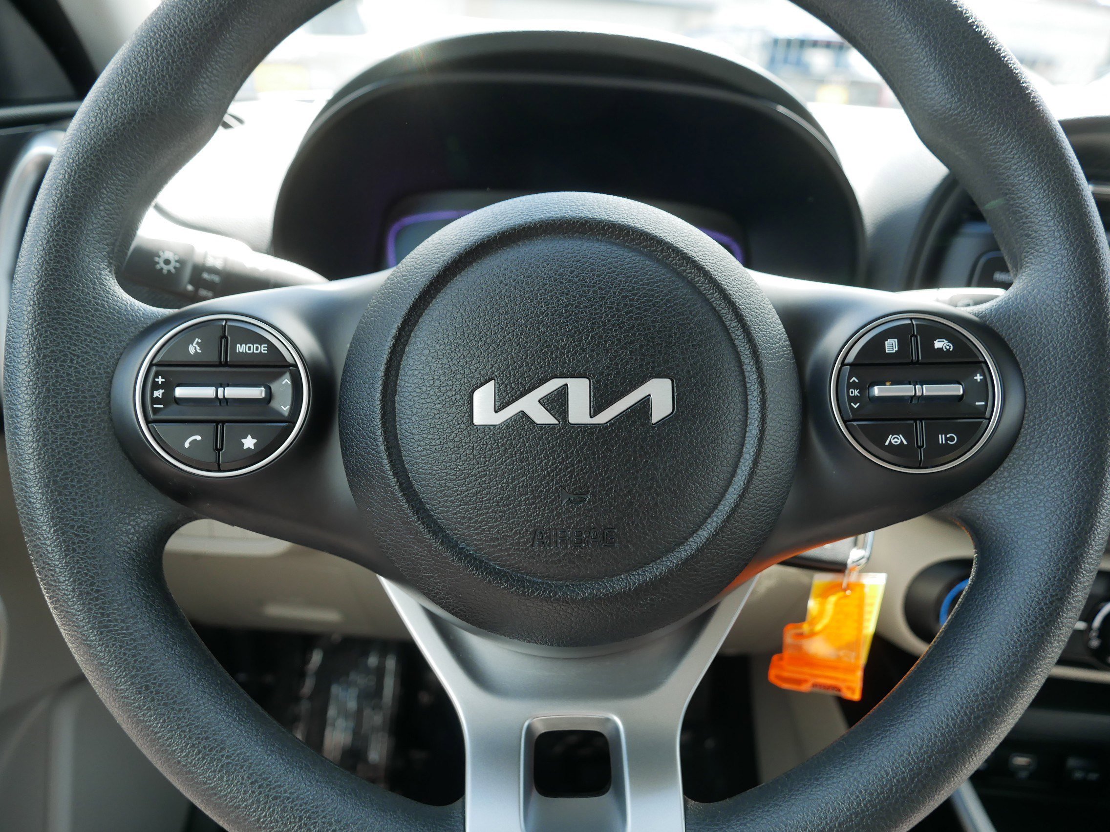 Certified 2025 Kia Soul LX FWD image 25