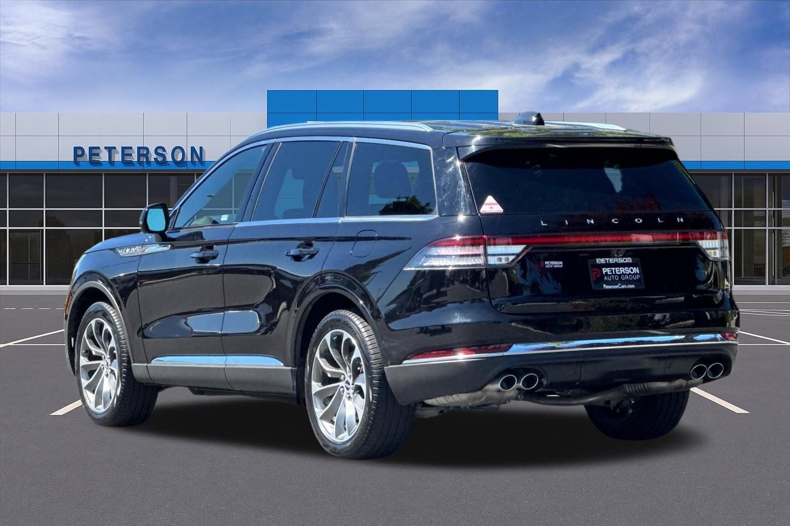 Used 2025 Lincoln Aviator Reserve AWD/4WD image 6