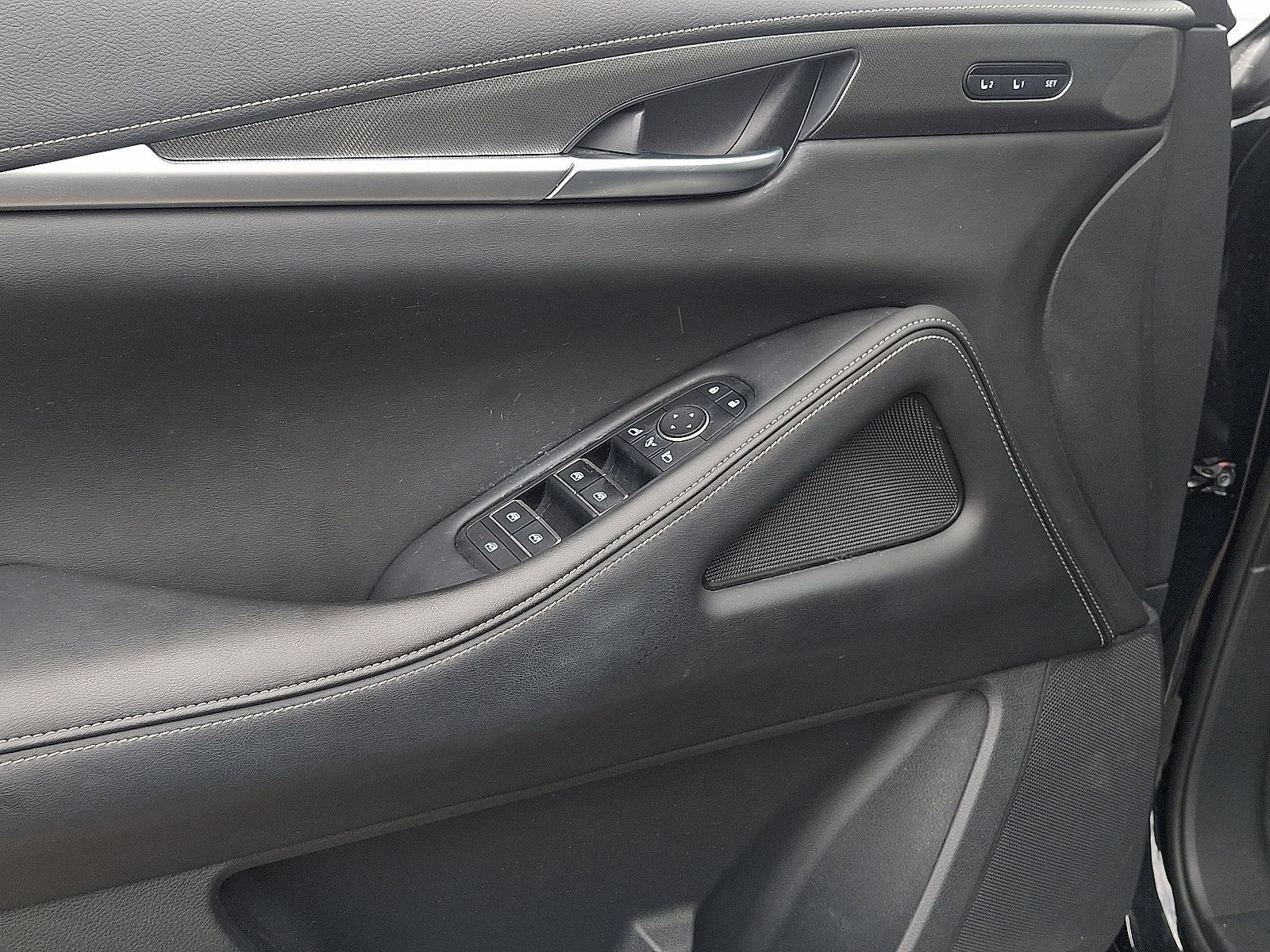 Certified 2022 INFINITI QX60 Luxe w/ Cargo Package image 12