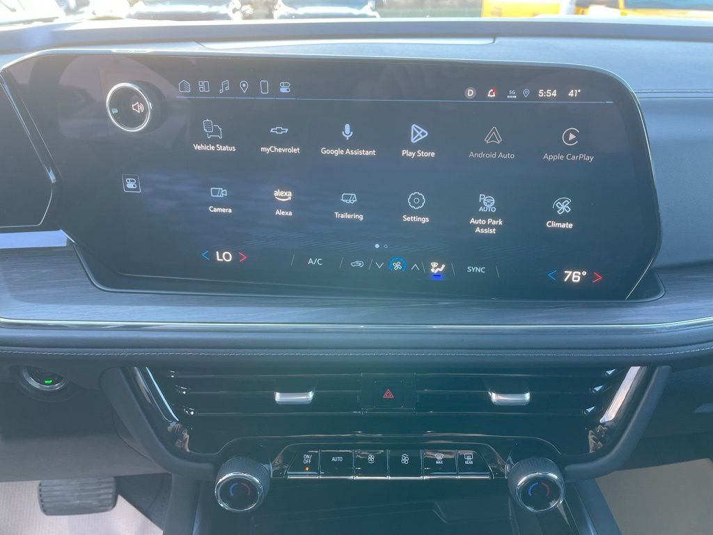 Used 2025 Chevrolet Suburban LS image 16