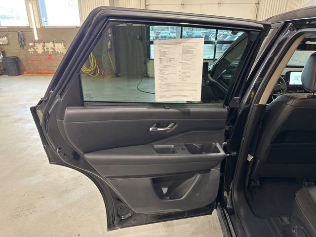 Certified 2024 Nissan Pathfinder SL w/ SL Premium Package AWD/4WD image 11