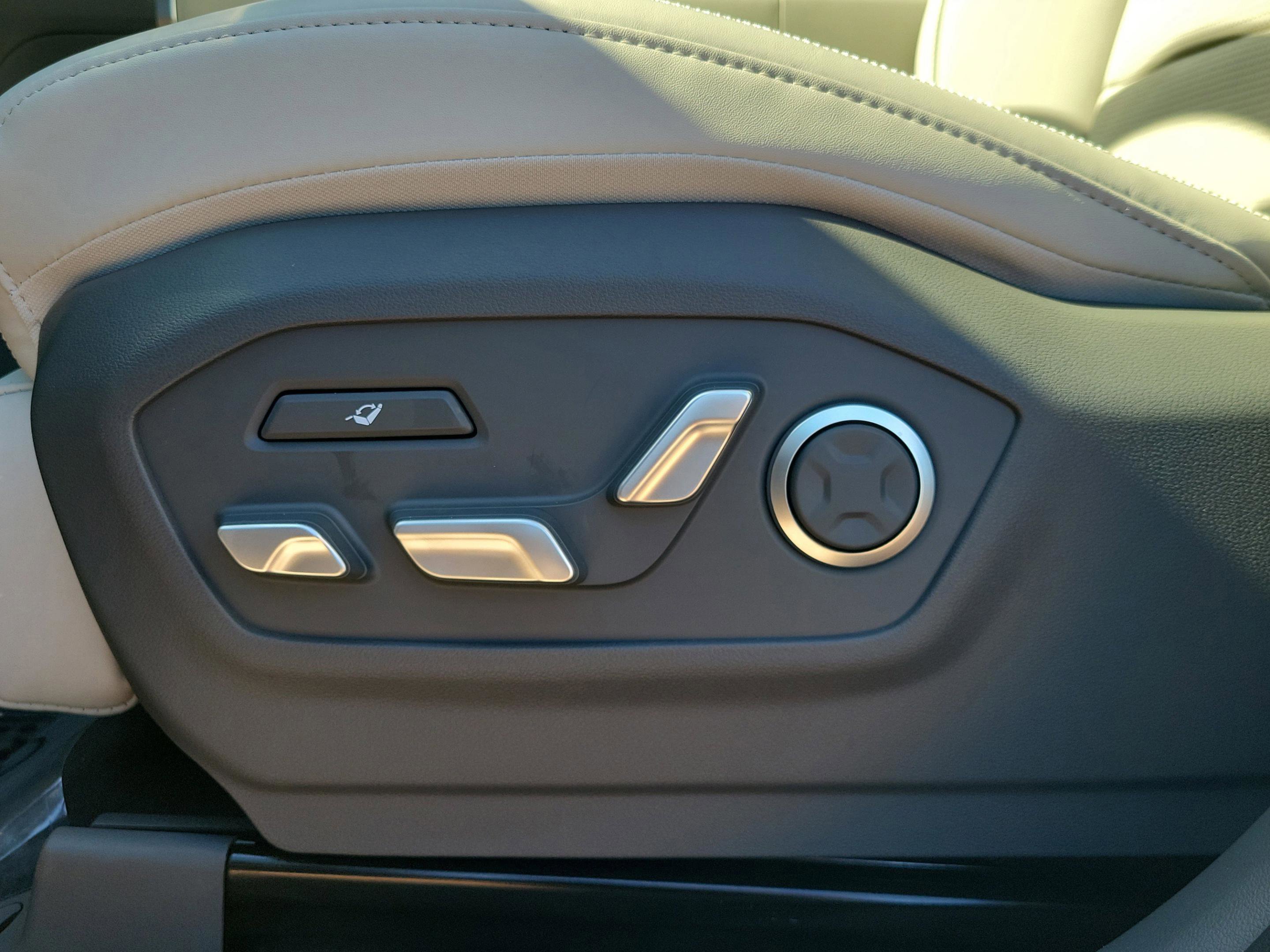 New 2026 Hyundai Santa Fe Calligraphy image 9