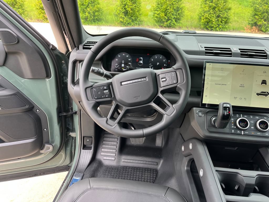 New 2026 Land Rover Defender 110 AWD/4WD image 15