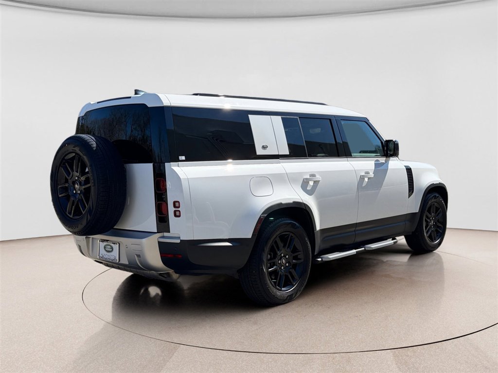 Used 2024 Land Rover Defender 130 S image 5