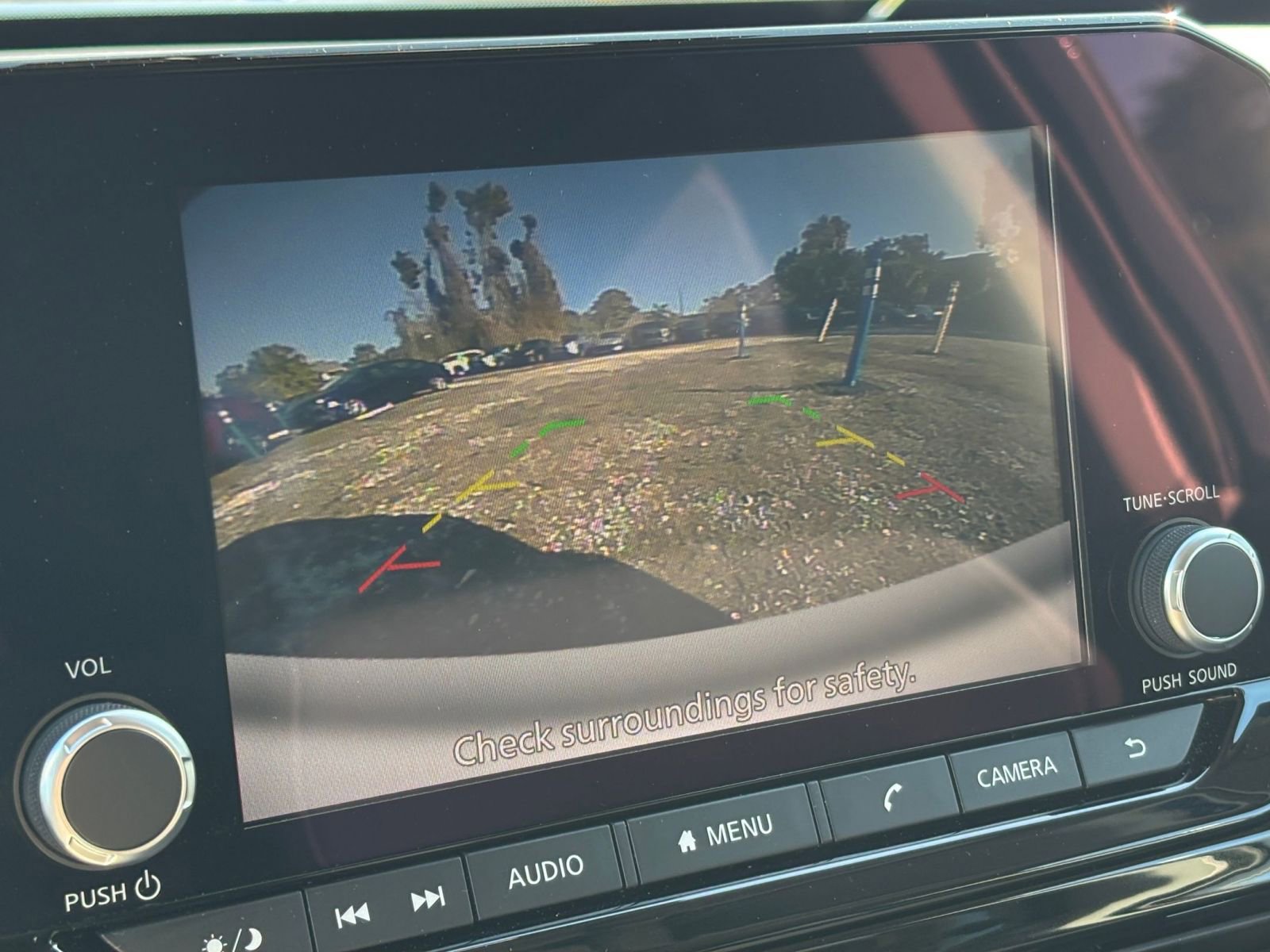 Used 2025 Nissan Pathfinder SV image 17