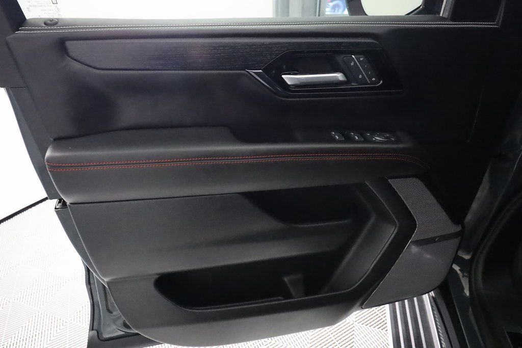 Used 2025 GMC Yukon AT4 Ultimate image 19