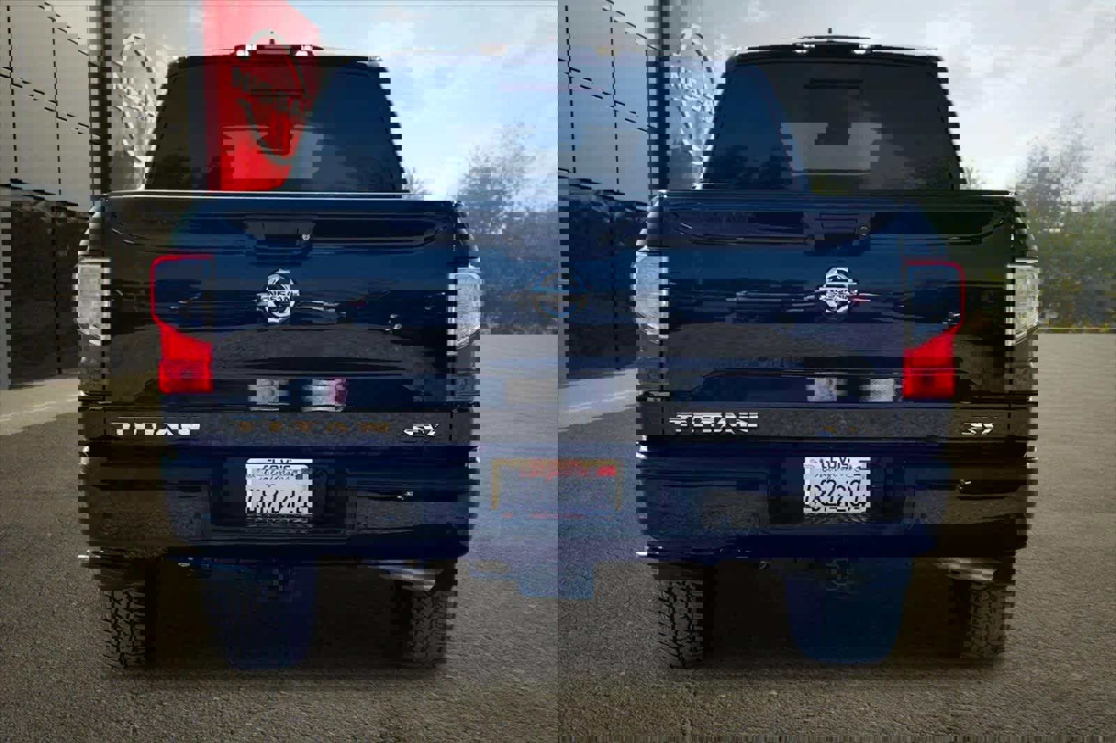 Certified 2022 Nissan Titan SV w/ Accessory Utility Package image 8