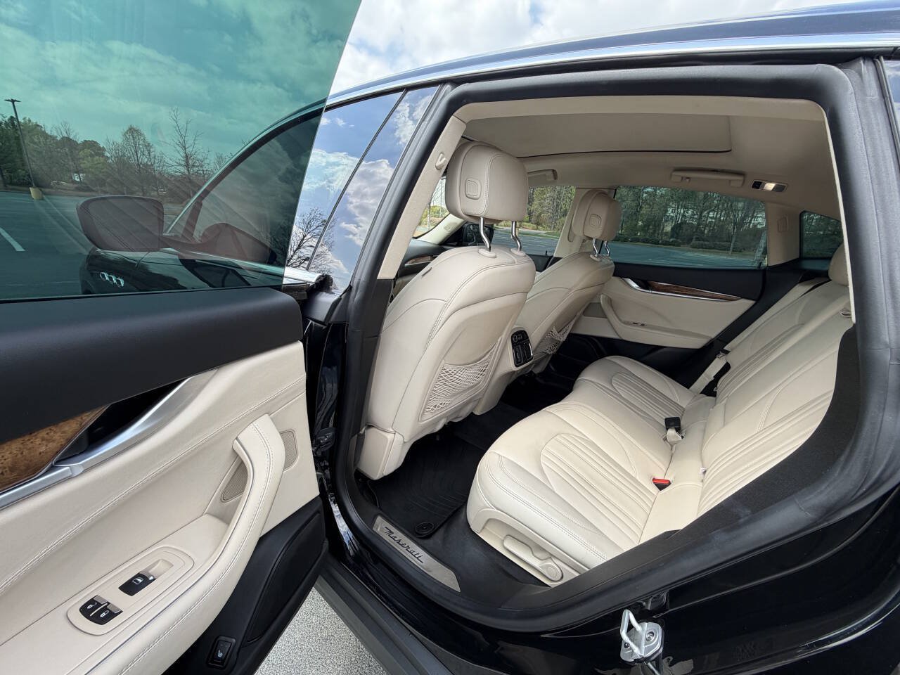 Used 2018 Maserati Levante AWD/4WD image 13