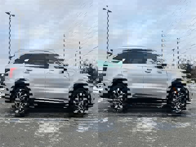 Used 2023 Kia Sorento EX image 3