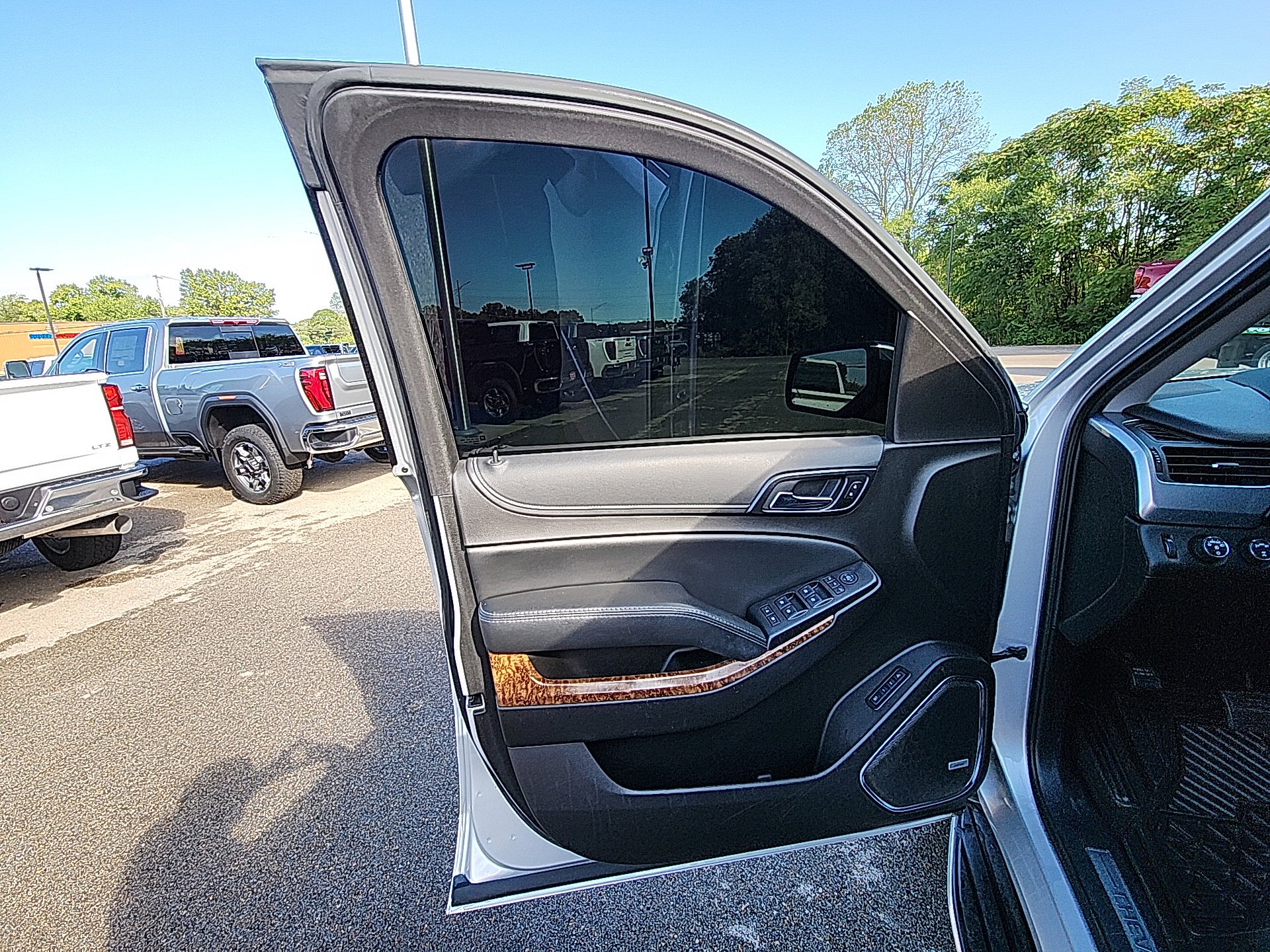 Used 2017 Chevrolet Tahoe Premier image 12