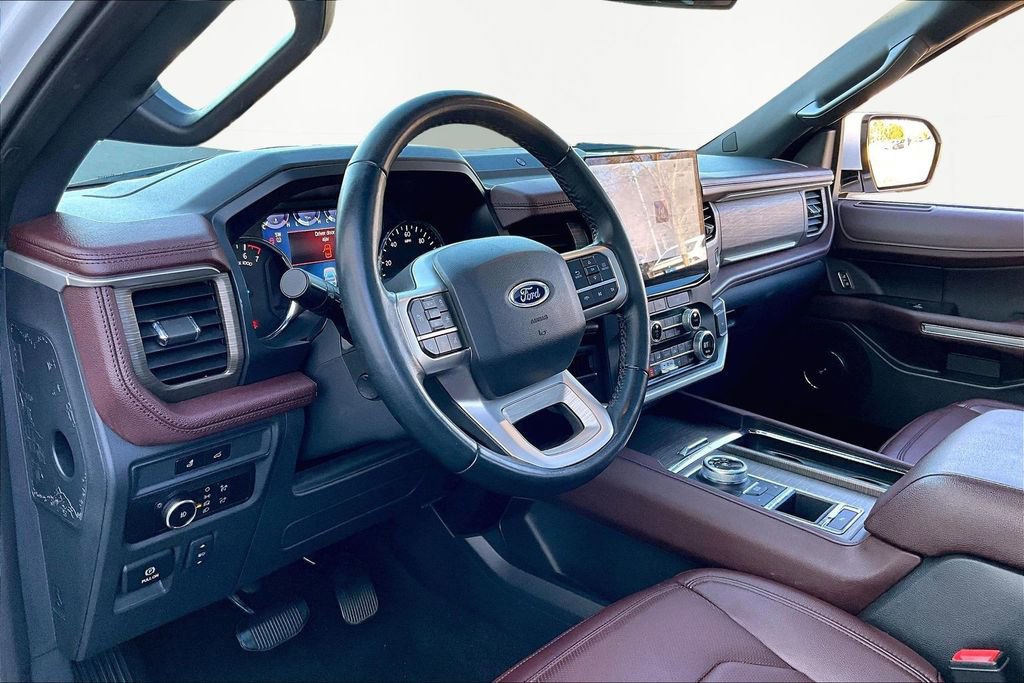 Used 2023 Ford Expedition Limited image 12