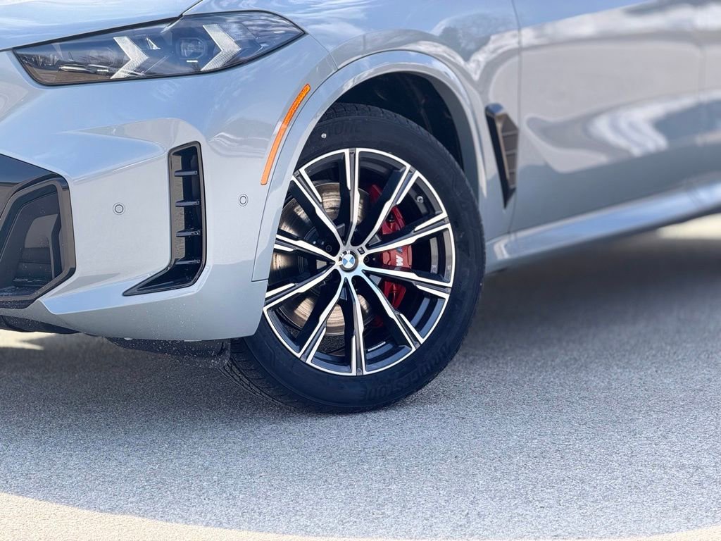 New 2026 BMW X5 xDrive40i w/ M Sport Package image 2