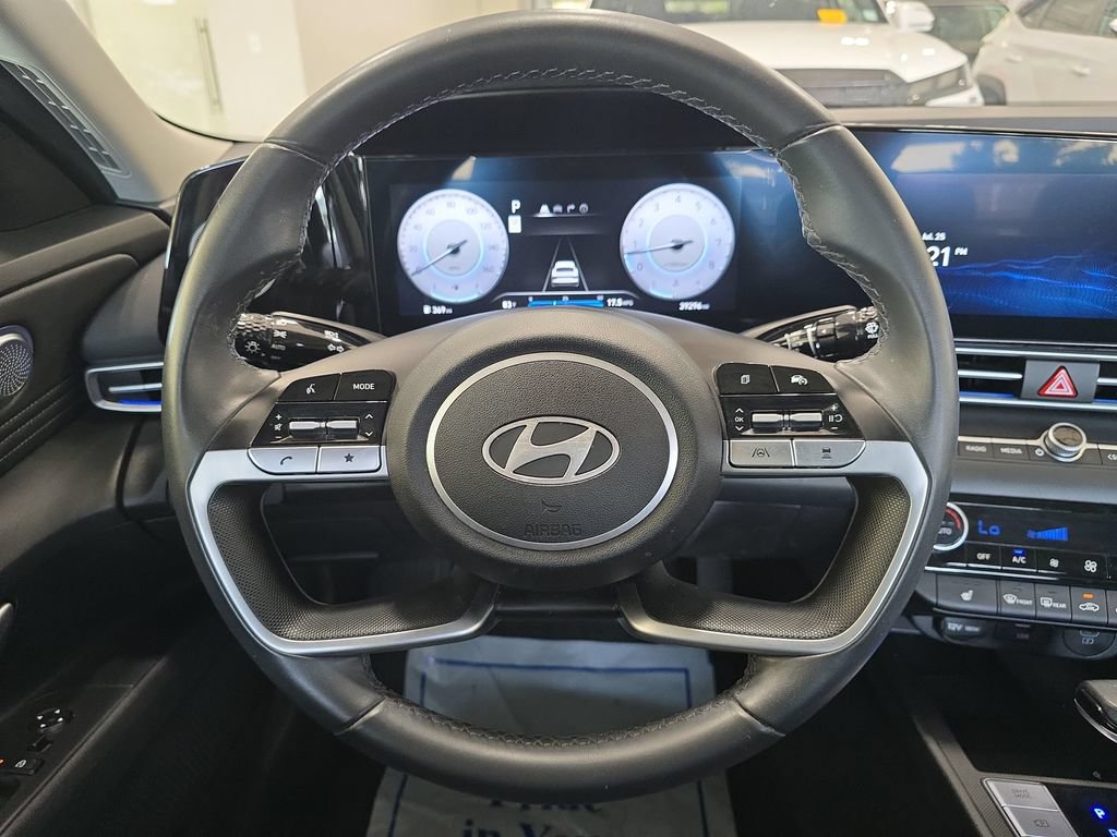 Certified 2024 Hyundai Elantra Limited FWD image 15