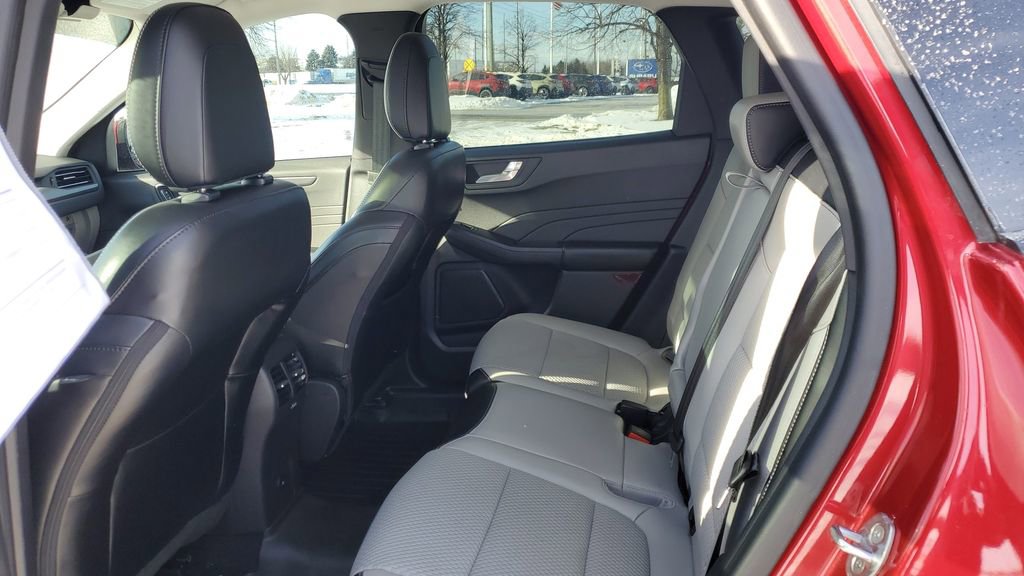Used 2023 Ford Escape SE image 20