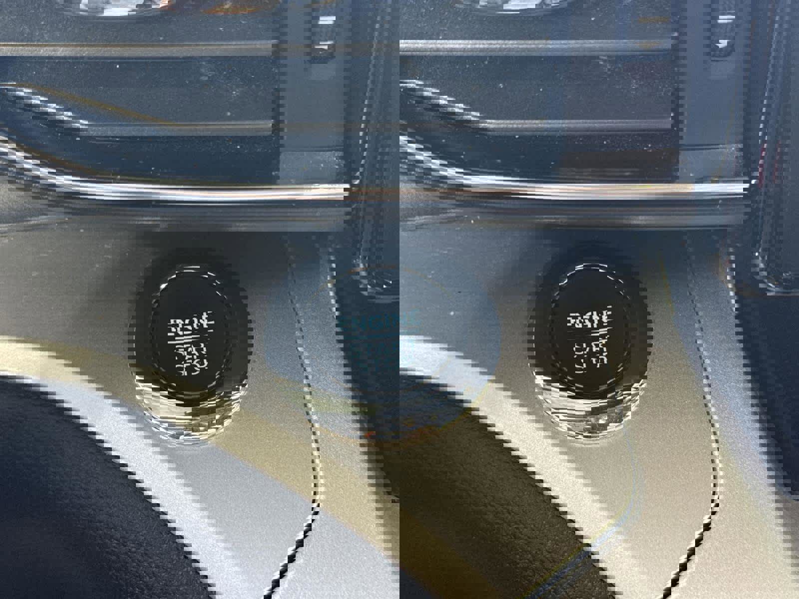 Used 2022 Ford Explorer XLT w/ Equipment Group 202A image 28