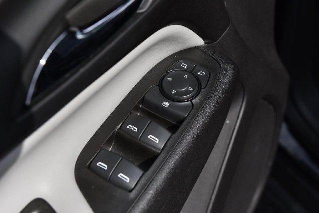 Used 2024 Chevrolet Equinox LS FWD image 8