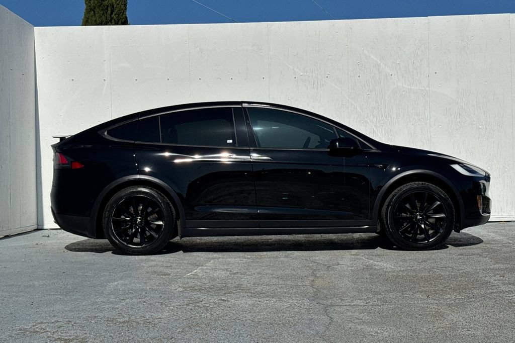 Used 2021 Tesla Model X Long Range AWD/4WD image 2