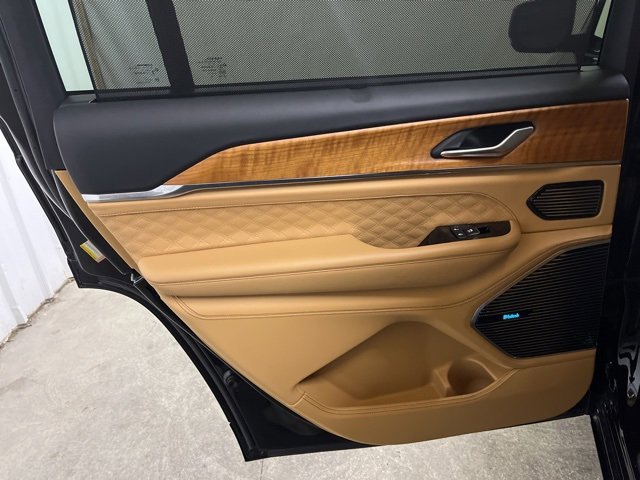 Used 2021 Jeep Grand Cherokee L Summit image 28