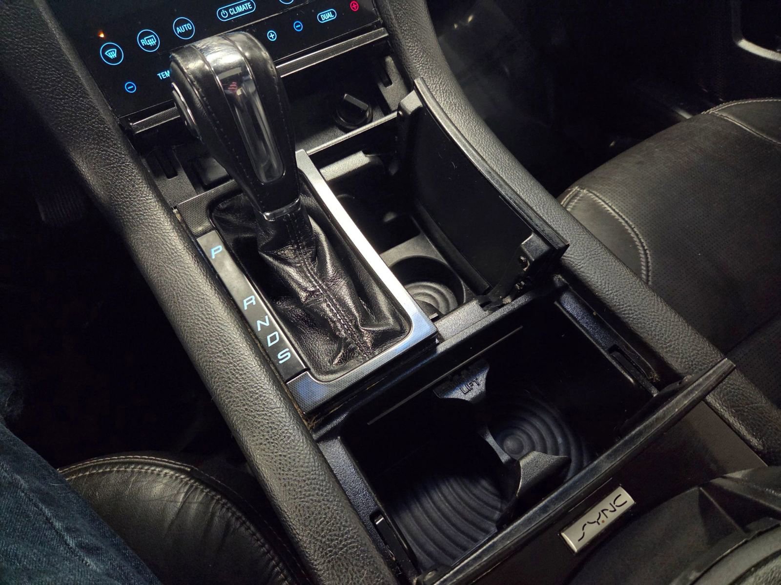 Used 2016 Ford Taurus Limited w/ Equipment Group 301A image 34