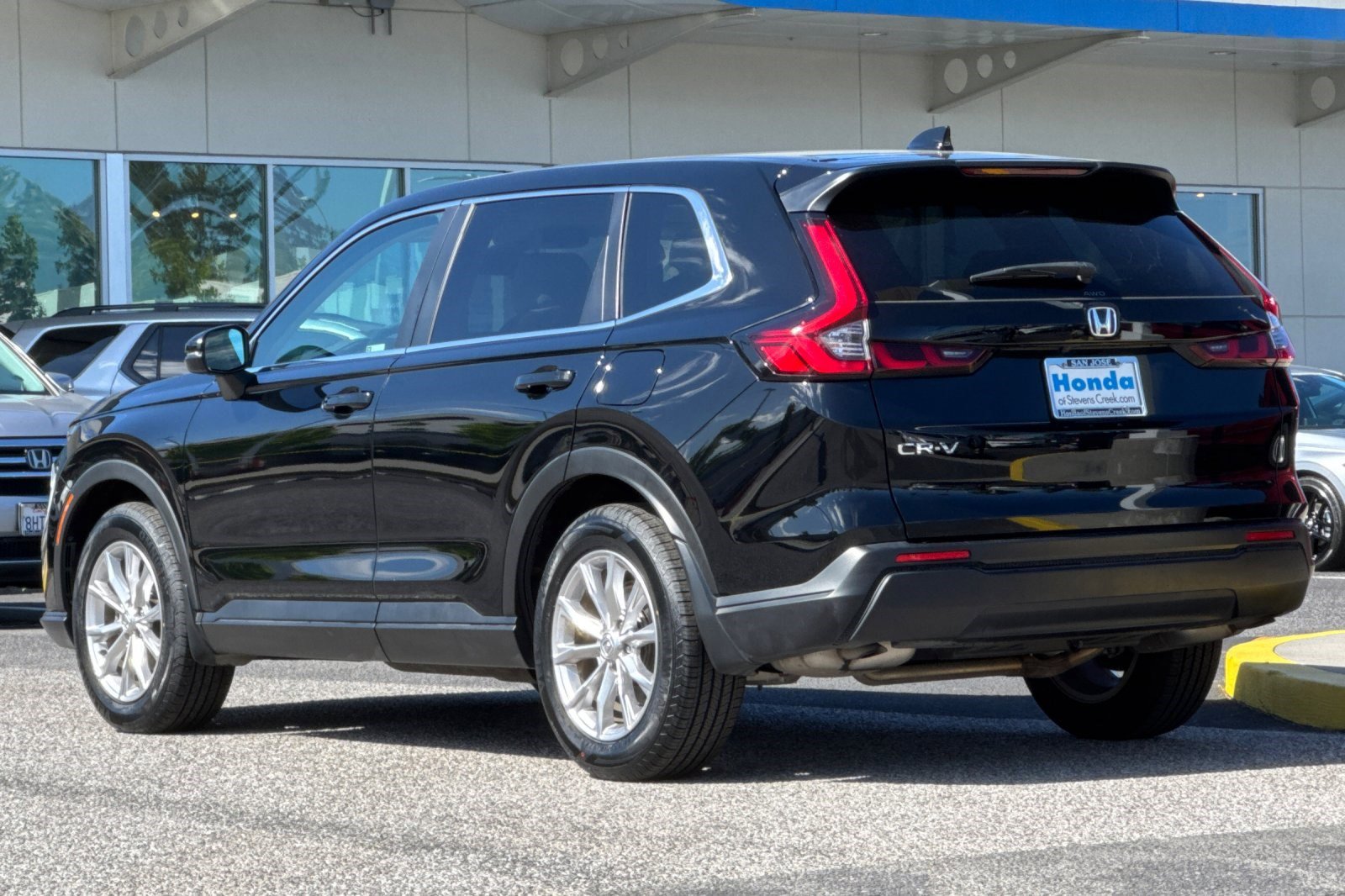 Used 2023 Honda CR-V EX image 3