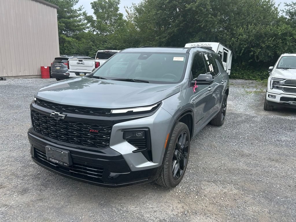 Used 2024 Chevrolet Traverse RS AWD/4WD image 2