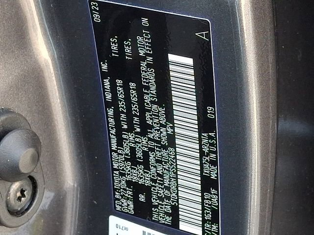 Used 2023 Toyota Highlander LE image 25