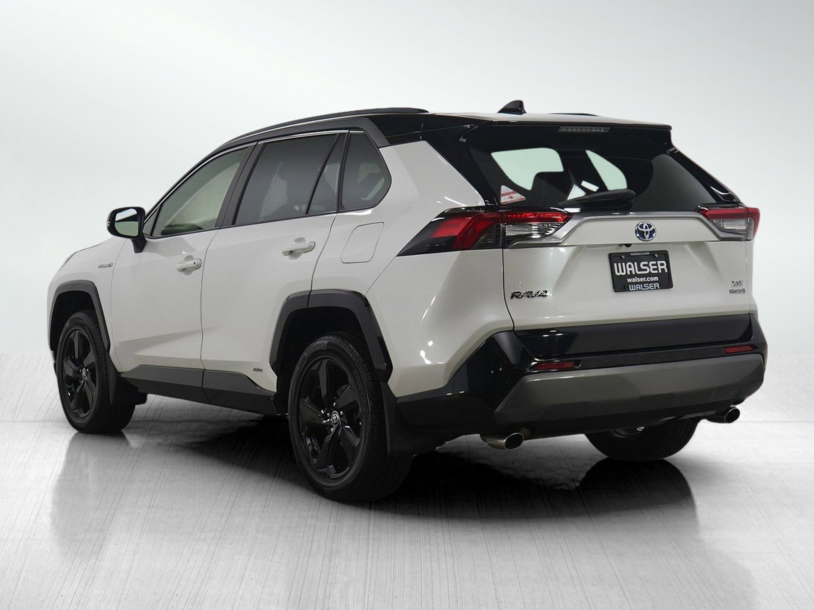 Used 2020 Toyota RAV4 XSE image 3