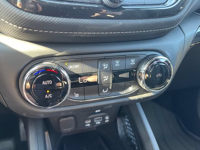 Used 2023 Chevrolet TrailBlazer ACTIV w/ Sun and Liftgate Package AWD/4WD image 17
