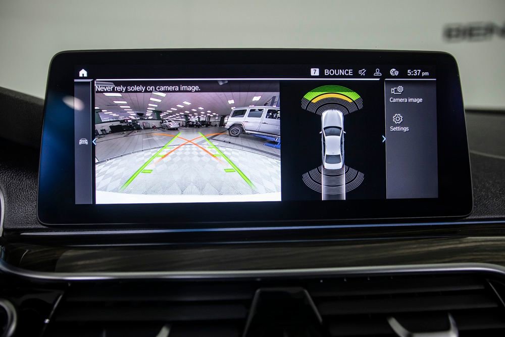 Used 2021 BMW 530e w/ Convenience Package image 30