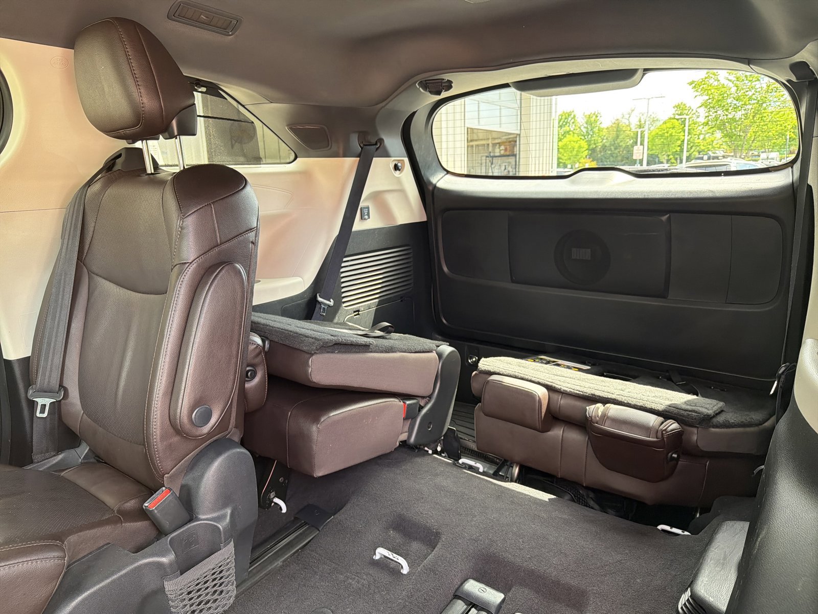 Used 2021 Toyota Sienna Platinum AWD/4WD image 26