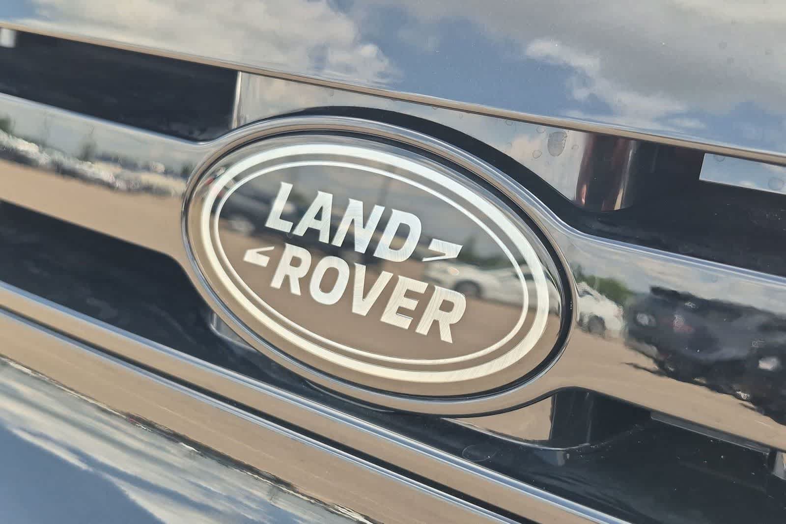 New 2026 Land Rover Defender 110 X-Dynamic SE AWD/4WD image 11