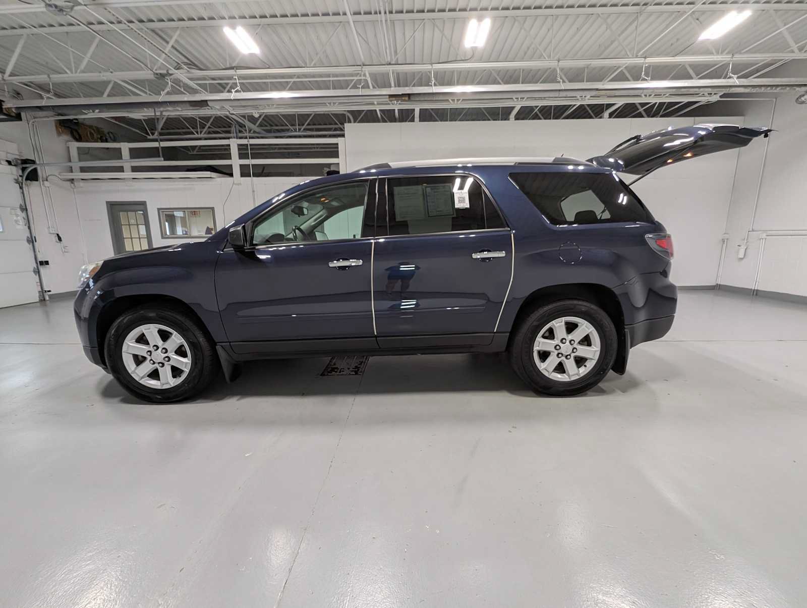 Used 2015 GMC Acadia SLE AWD/4WD image 12